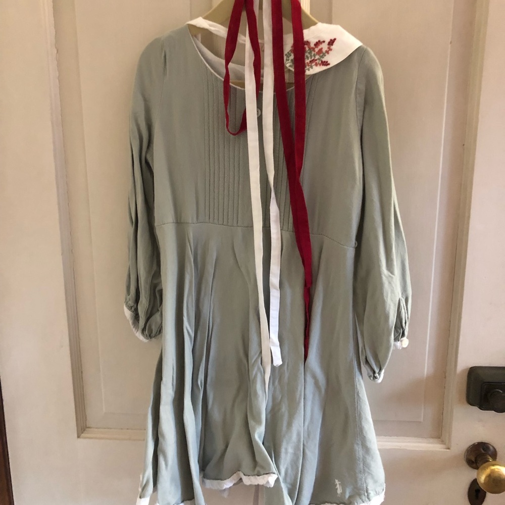 Size 6 Well Dressed Wolf Christmas Preorder